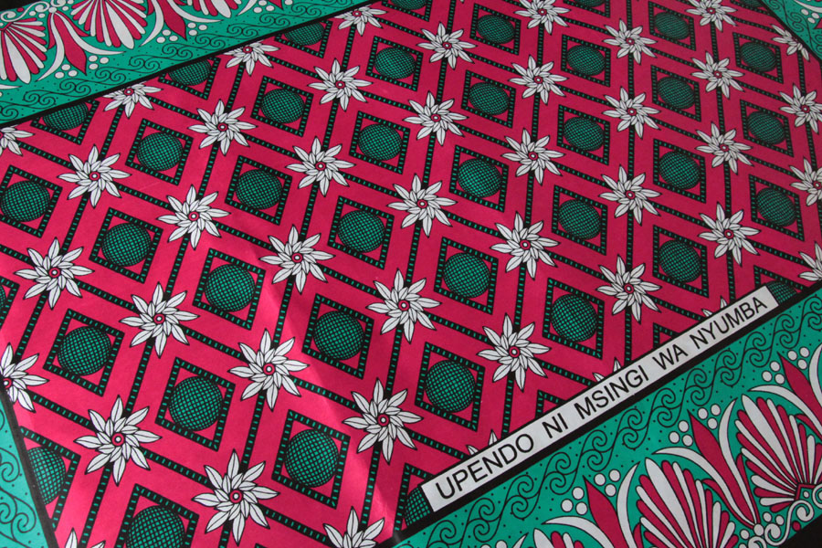 アフリカ布_レッド