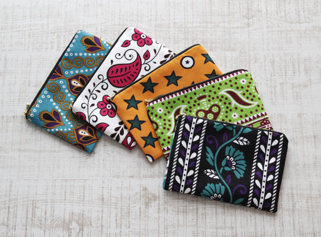 カンガのポーチ